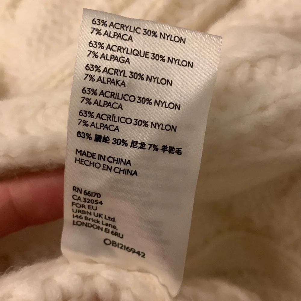 White sweater Anthropology XS - Picture 7 of 7